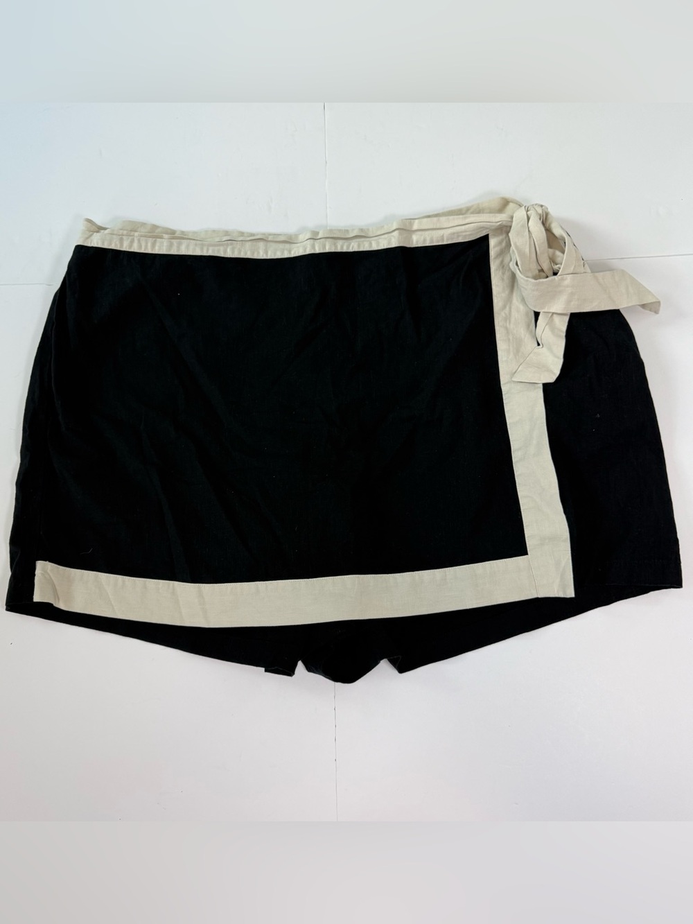 Ava & Viv Black Wrap Shorts with Cream Trim and Side Tie